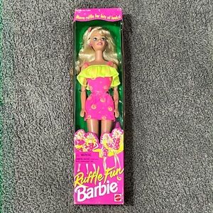 Ruffle Fun Barbie vintage  NEW